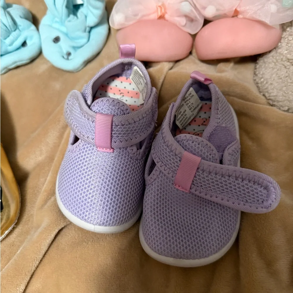 Baby Girl Lot of Shoes & Plush Giraffe Size 0-3